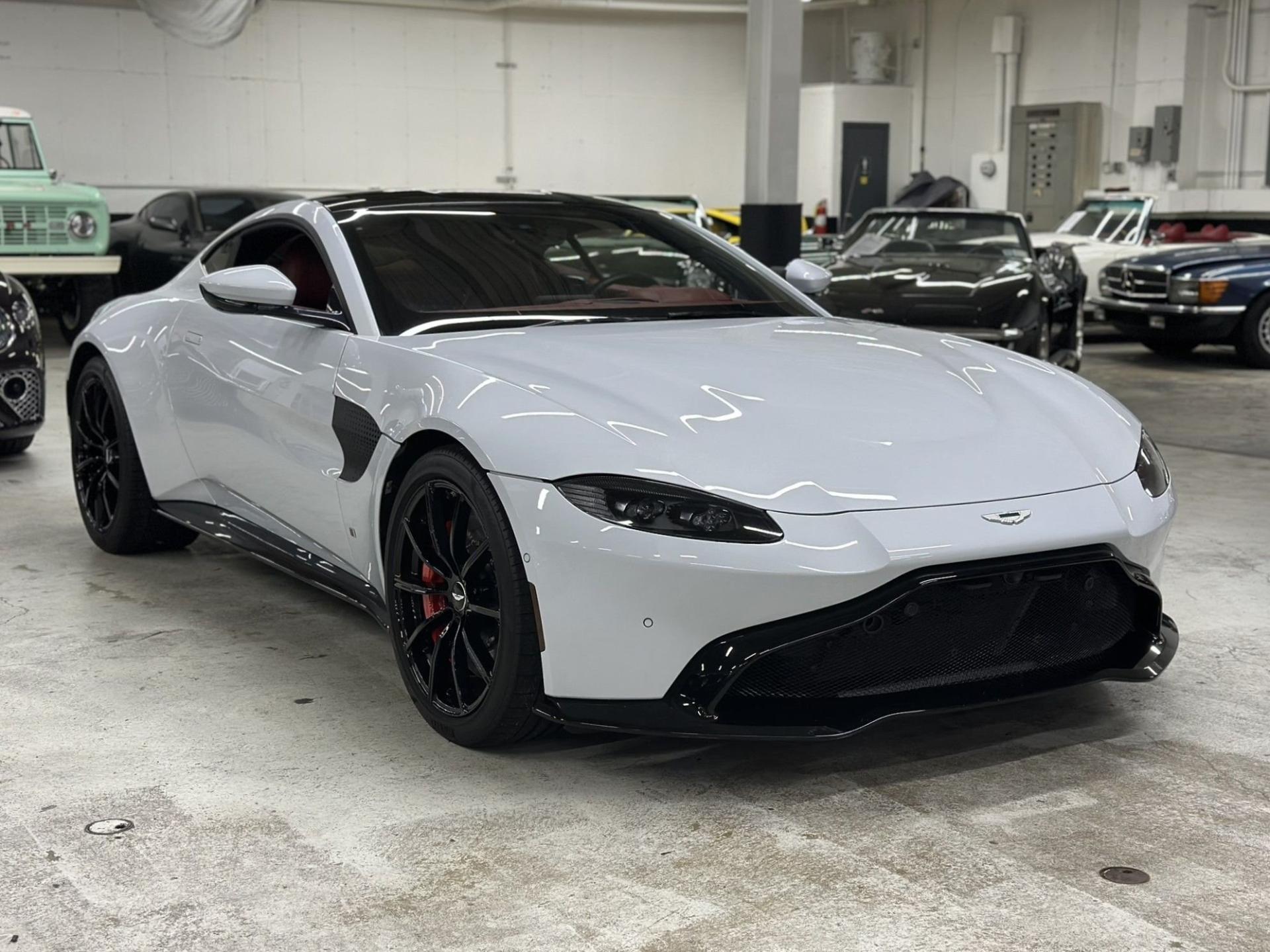 /2019 Aston-Martin Vantage