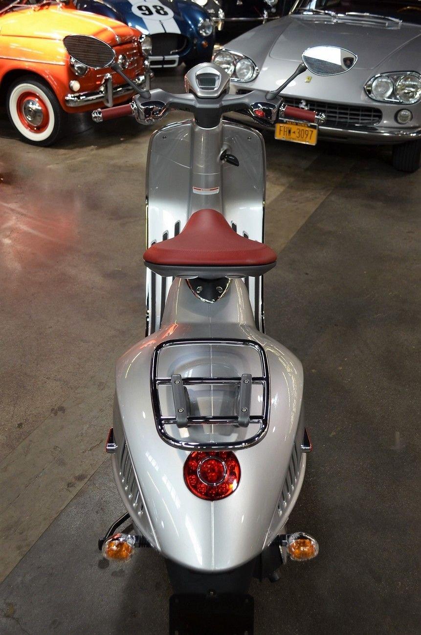 ALTAYA 1/18 SCALE Diecast #21 - 1969 Piaggio Vespa 150 Sprint Veloce
