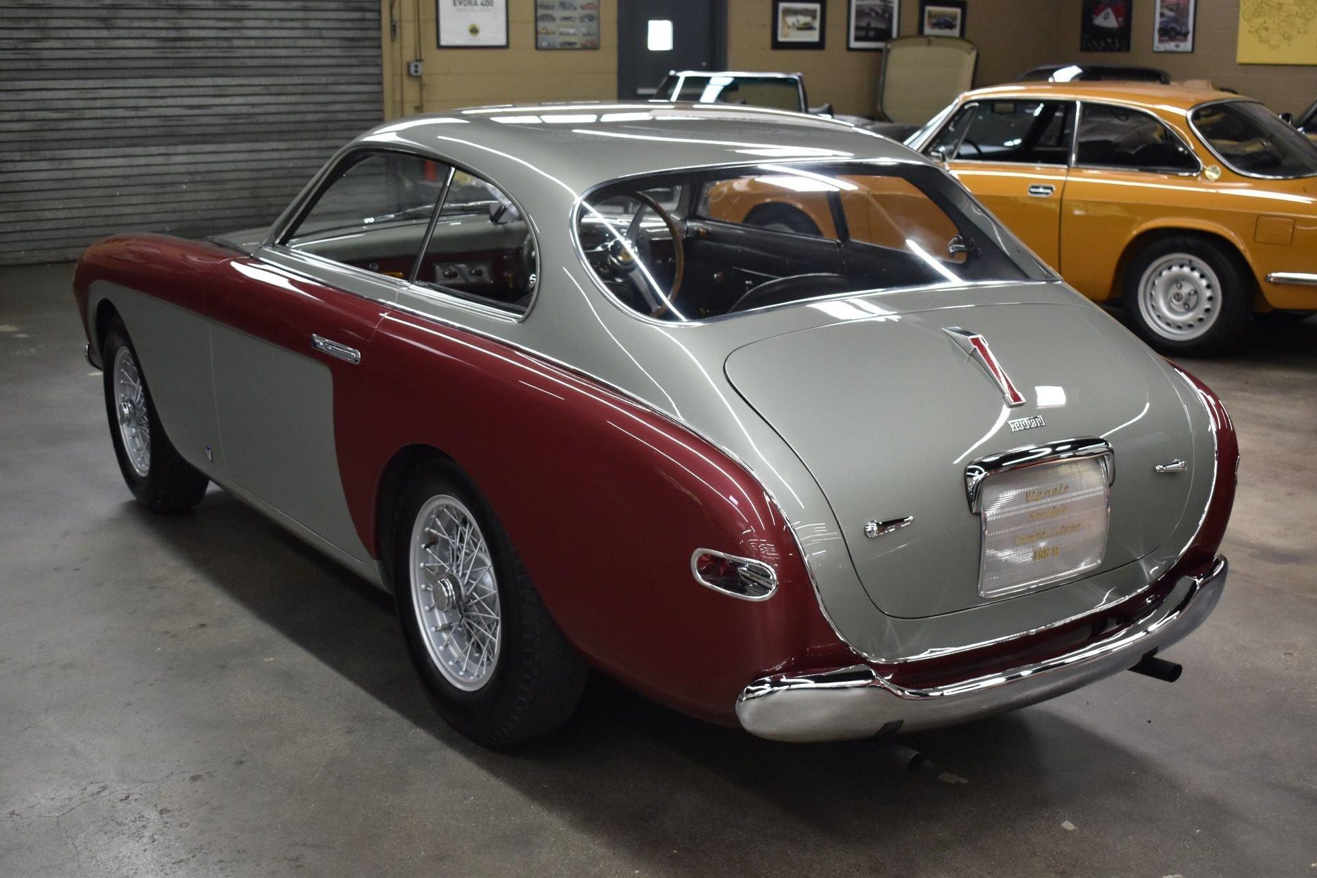 Ferrari 195 -Fotos und -Bildmaterial in hoher Auflösung