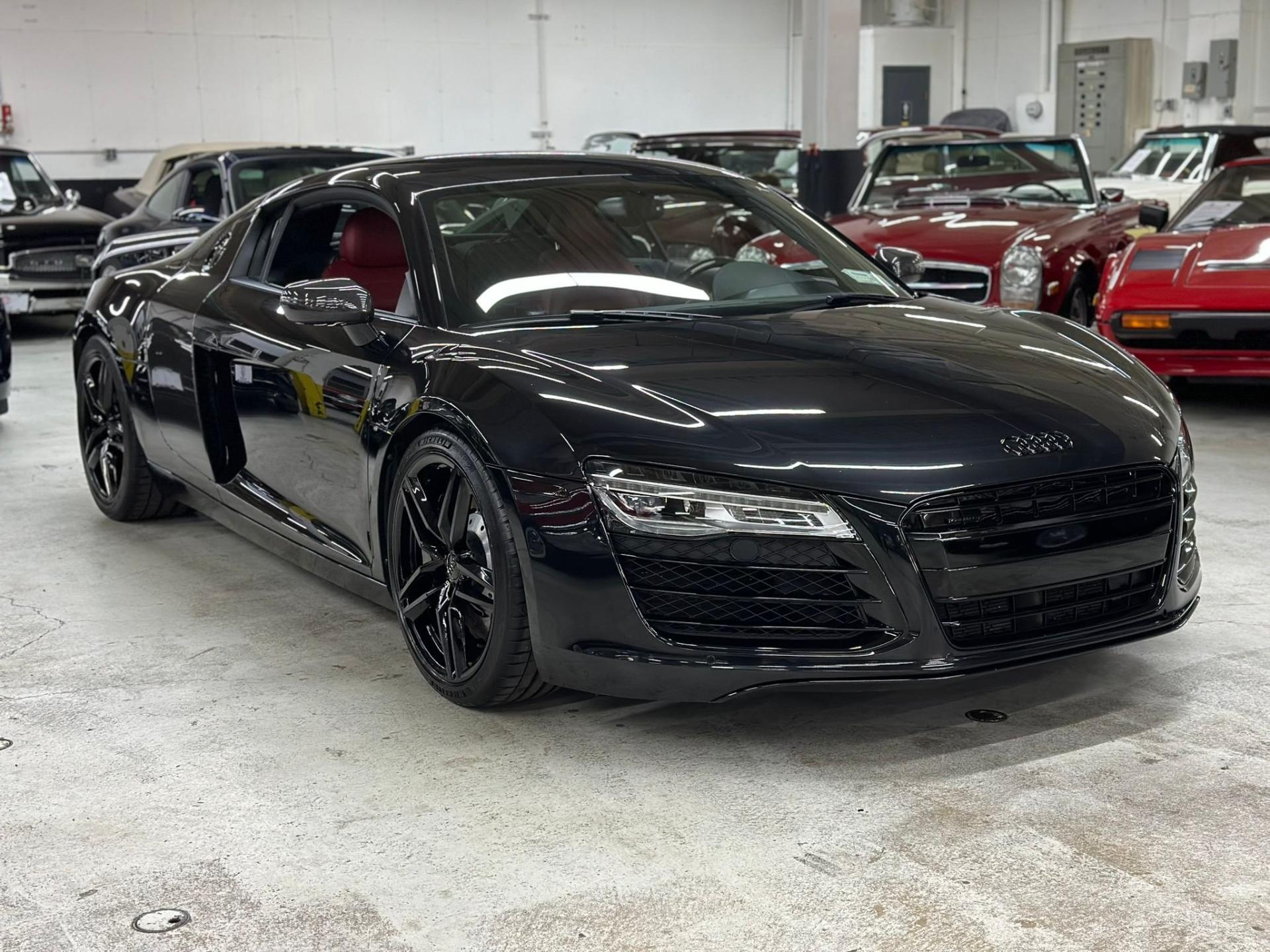 Black R8