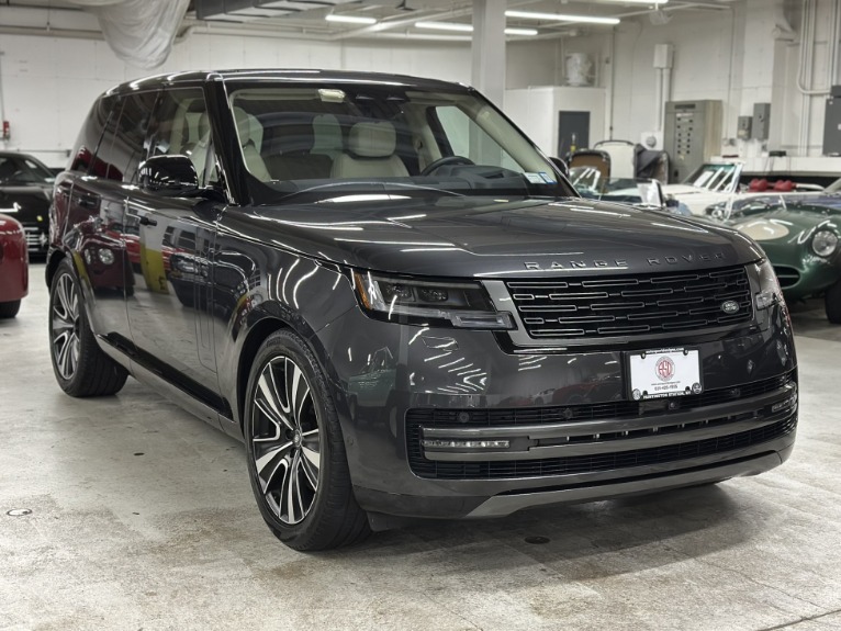 2023 Land Rover Range Rover SE's photo