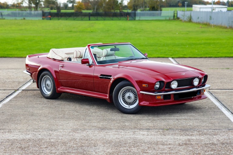 1988 Aston Martin V8 Vantage's photo
