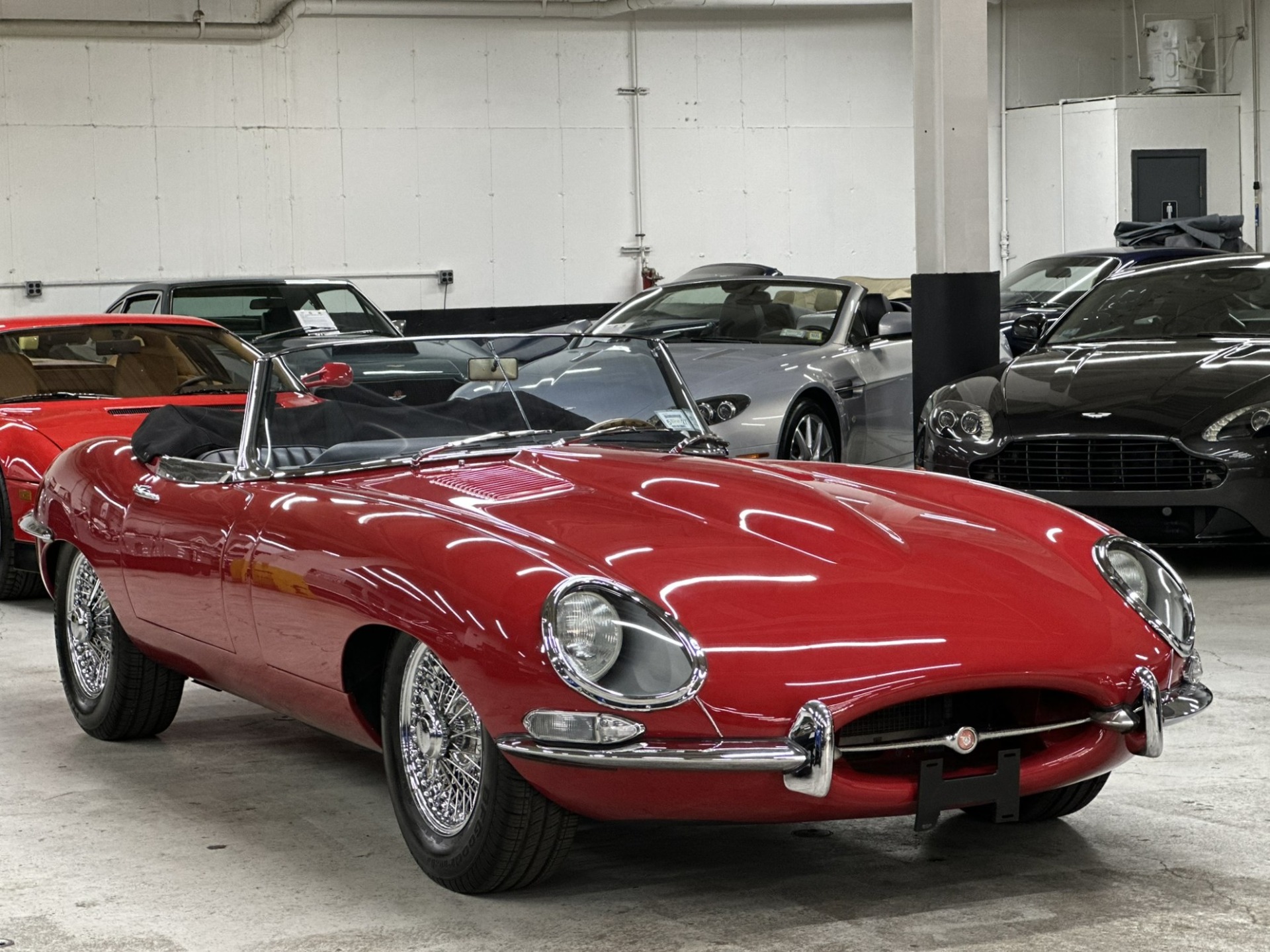 1966 Jaguar E-Type Bodystyle — photo 1 of 2