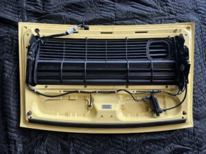 Porsche 993 Engine Lid with spoiler and elctronics